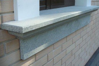 Mansurovski granite console para sa panlabas na dekorasyon