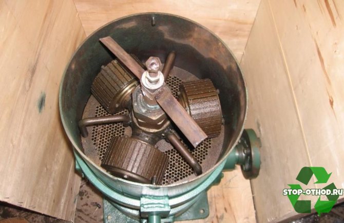 Sawdust granulator