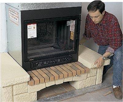 Paano mag-install ng kalan ng fireplace sa isang kahoy na bahay