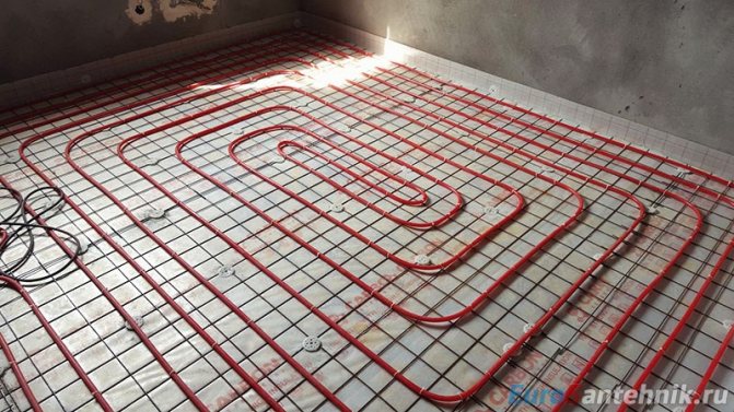 pangkabit ang underfloor heating pipe sa reinforcement mesh