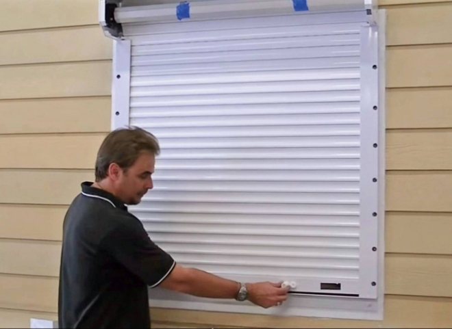 Pag-install ng mga electric roller shutter