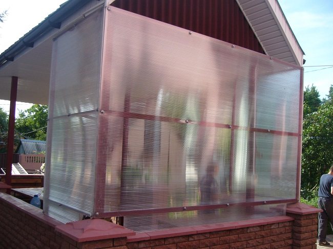 mga bintana ng polycarbonate para sa mga gazebo