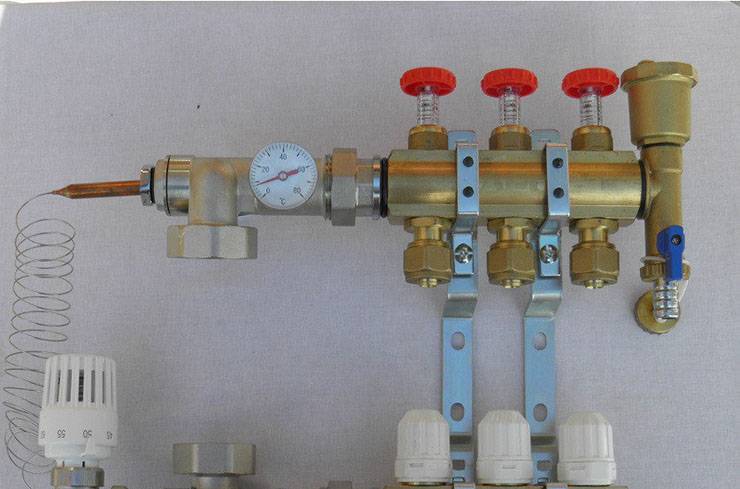 Titik utama pemasangan dan penyesuaian meter aliran untuk sistem pemanasan bawah lantai