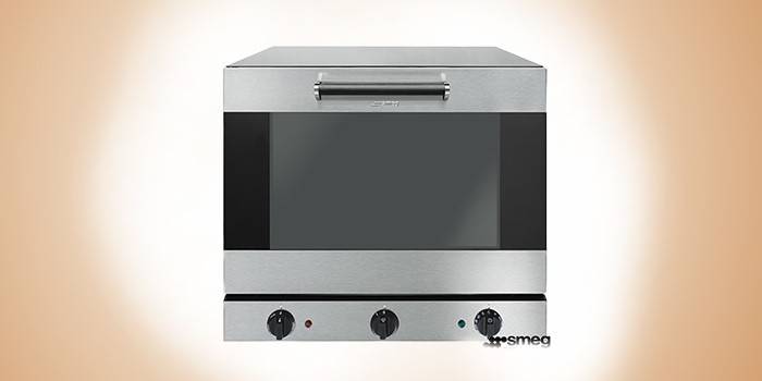 Oven para sa 4 na traysong Smeg ALFA43GHU