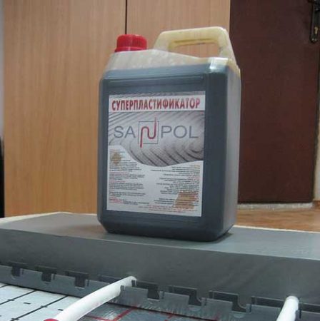 Ang plasticizer para sa underfloor heating screed