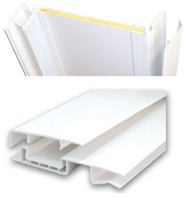 Universal platband para sa pag-frame ng mga slope na gawa sa mga sandwich panel.