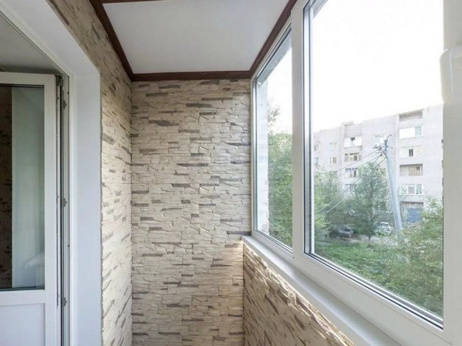 Réchauffer un balcon à Khrouchtchev: comment le faire soi-même?