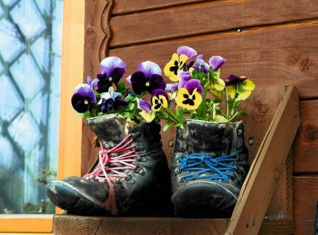 Ekstern blomsterdekoration af plastvinduer, vindueskarm dekoration