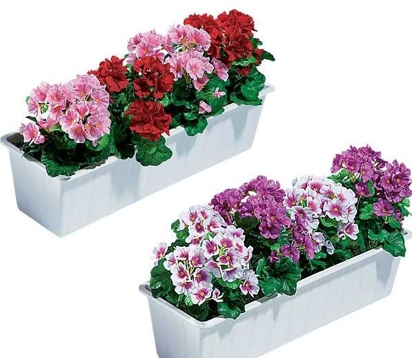 Ekstern blomsterdekoration af plastvinduer, vindueskarm dekoration